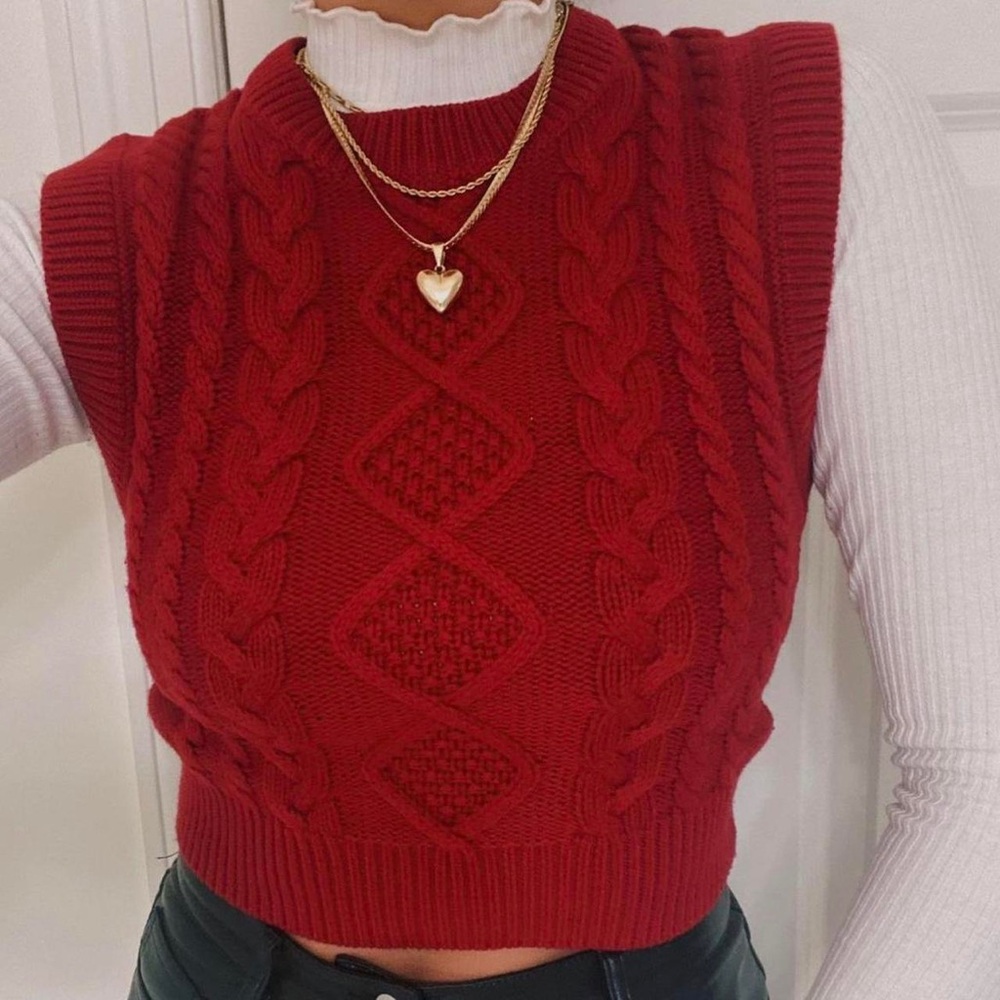 Wilfred Red Cable Knit Sleeveless Crew Sweater Vest